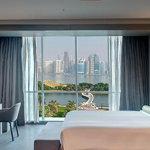 Hotel 72
